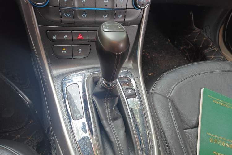Used Chevrolet Malibu 2013 1.6T Automatic Luxury Edition Gear Lever
