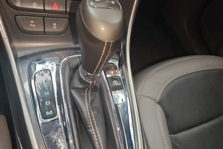 Used Chevrolet Malibu 2013 2.0L Automatic Luxury Edition Gear Lever