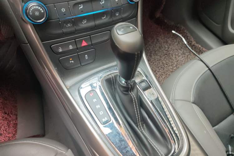 Used Chevrolet Malibu 2013 2.0L Automatic Luxury Edition Gear Lever