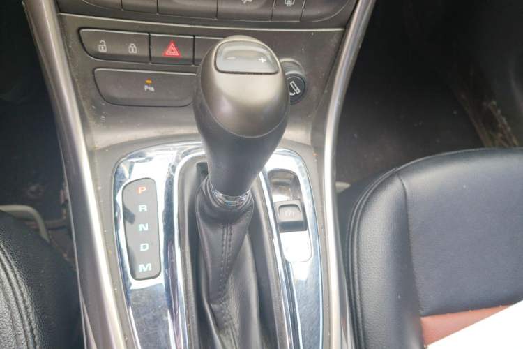Used Chevrolet Malibu 2013 2.0L Automatic Comfort Edition Gear Lever