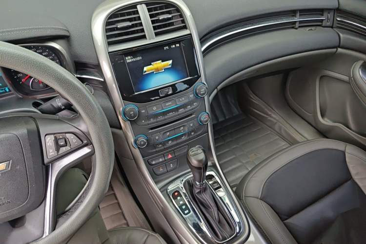Used Chevrolet Malibu 2013 2.0L Automatic Luxury Edition Gear Lever