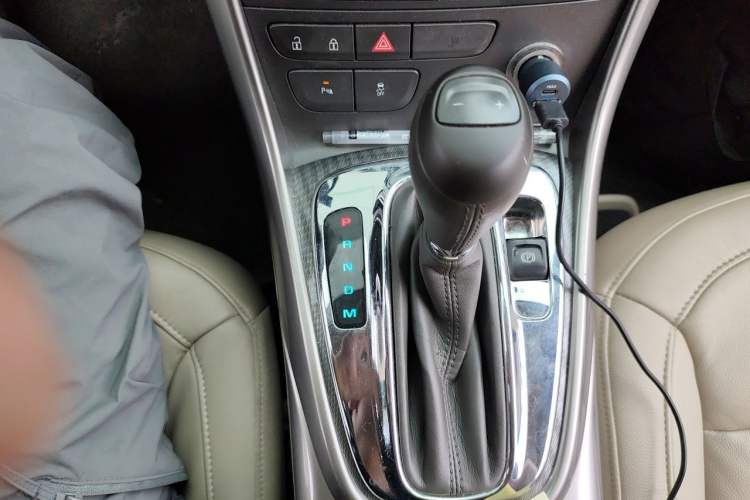 Used Chevrolet Malibu 2013 2.0L Automatic Luxury Edition Gear Lever
