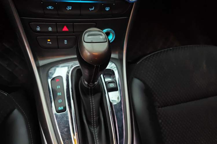 Used Chevrolet Malibu 2013 1.6T Automatic Comfort Edition Gear Lever