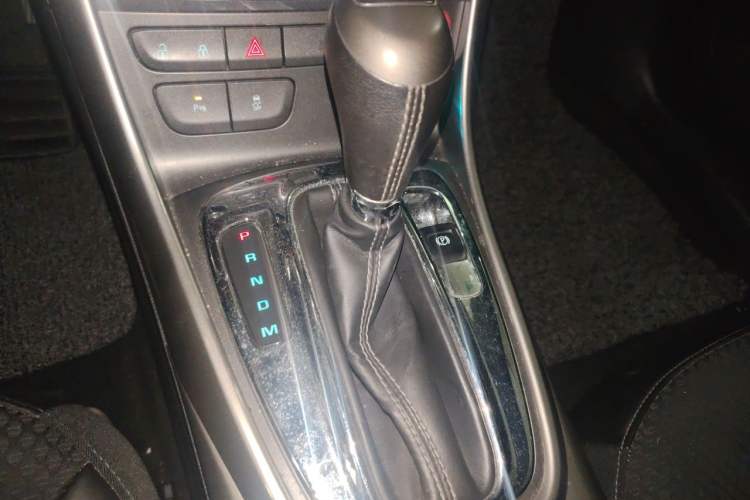 Used Chevrolet Malibu 2013 1.6T Automatic Comfort Edition Gear Lever