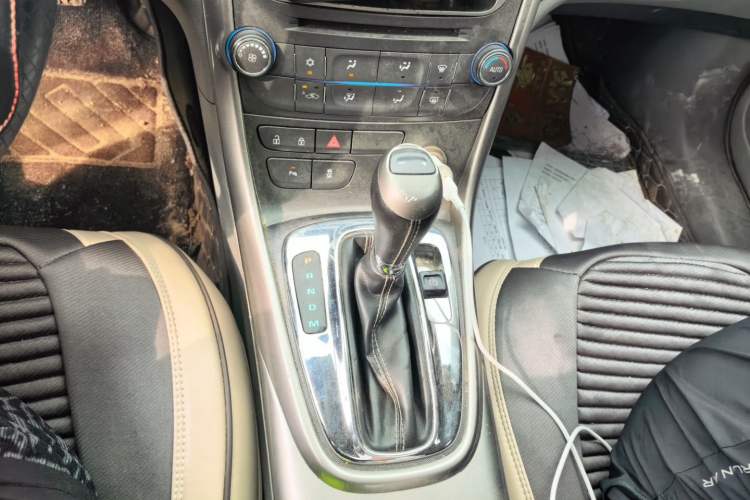 Used Chevrolet Malibu 2013 2.0L Automatic Luxury Edition Gear Lever