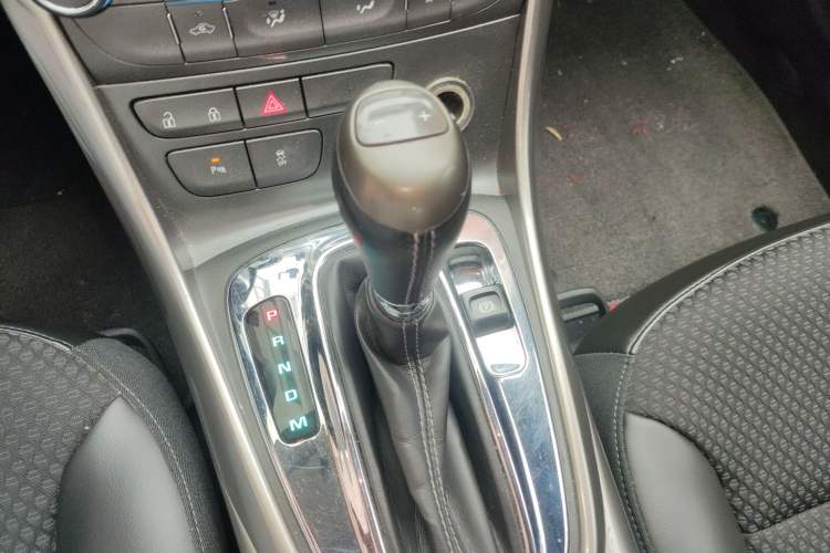 Used Chevrolet Malibu 2013 1.6T Automatic Comfort Edition Gear Lever