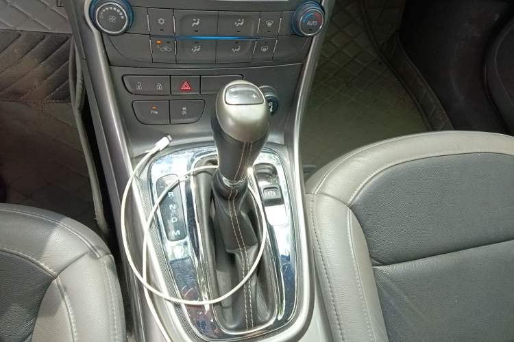 Used Chevrolet Malibu 2013 2.0L Automatic Luxury Edition Gear Lever
