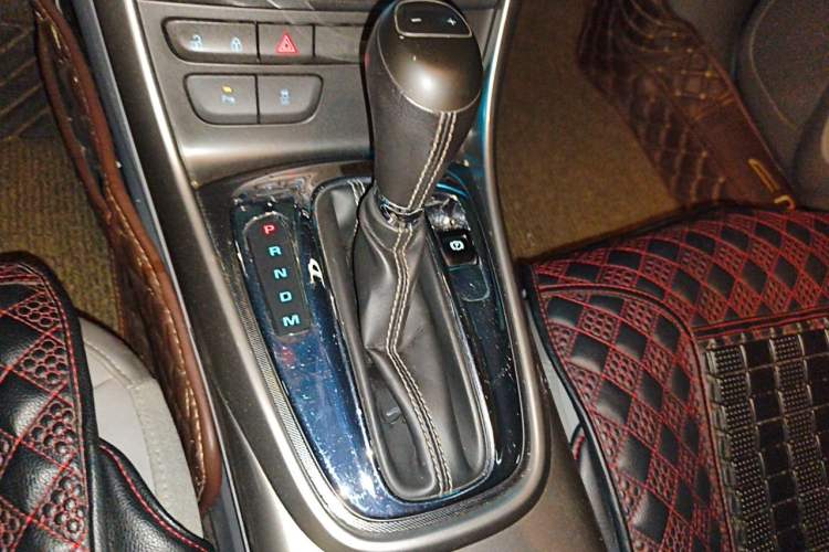 Used Chevrolet Malibu 2013 2.0L Automatic Luxury Edition Gear Lever