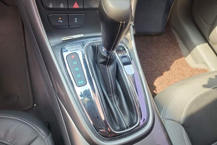 Used Chevrolet Malibu 2013 2.0L Automatic Luxury Edition Gear Lever