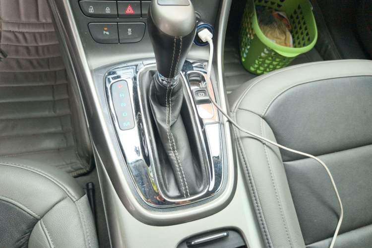 Used Chevrolet Malibu 2013 2.0L Automatic Luxury Edition Gear Lever