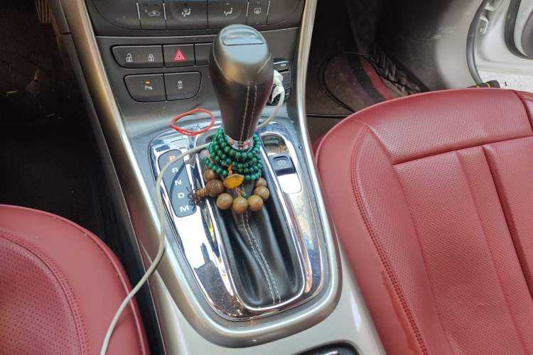 Used Chevrolet Malibu 2013 2.0L Automatic Luxury Edition Gear Lever