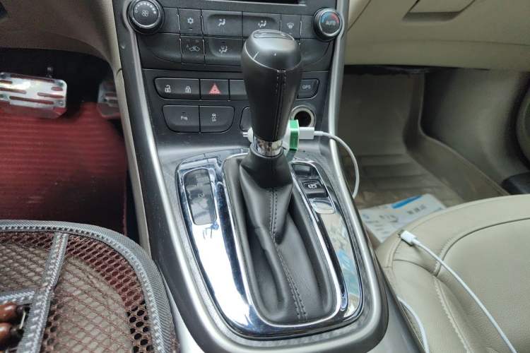 Used Chevrolet Malibu 2013 2.4L Automatic Luxury Edition Gear Lever