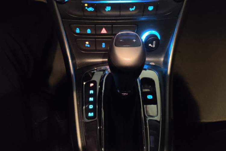 Used Chevrolet Malibu 2013 1.6T Automatic Luxury Edition Gear Lever