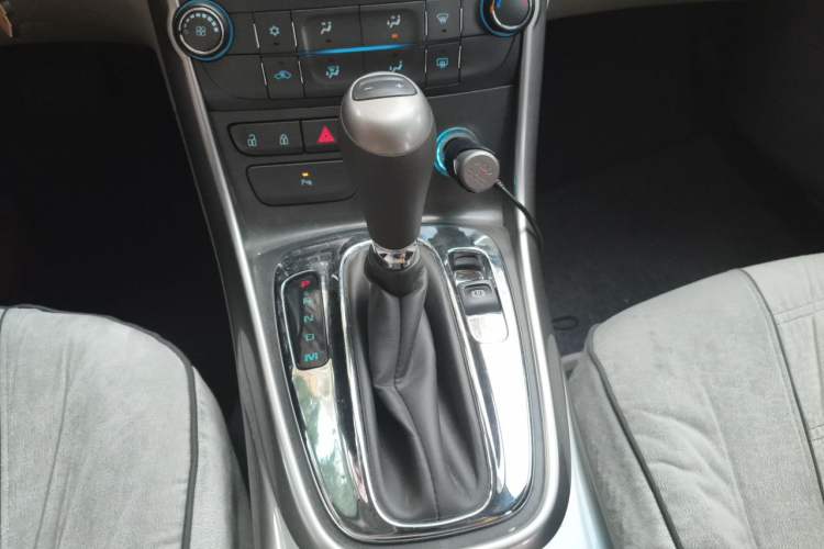 Used Chevrolet Malibu 2013 2.0L Automatic Comfort Edition Gear Lever
