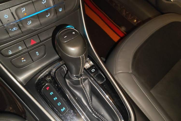 Used Chevrolet Malibu 2013 2.4L Automatic Luxury Edition Gear Lever