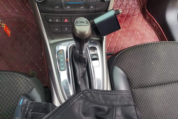 Used Chevrolet Malibu 2013 1.6T Automatic Comfort Edition Gear Lever