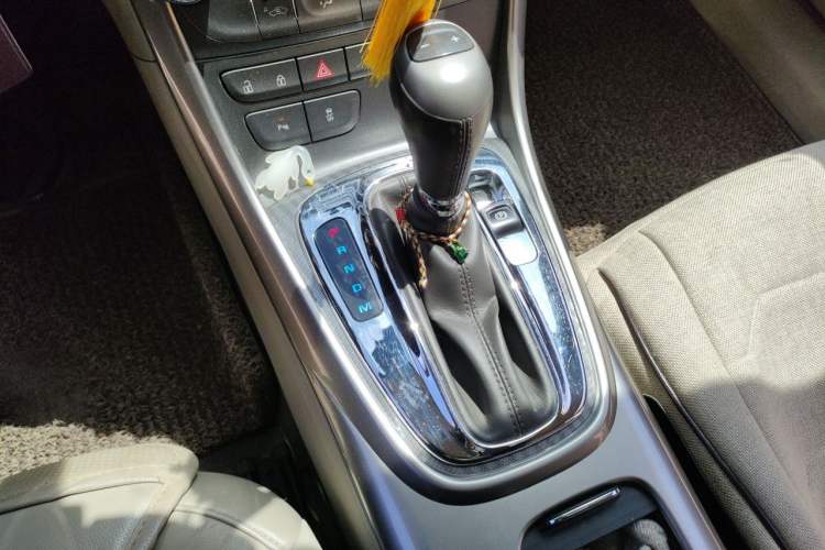 Used Chevrolet Malibu 2013 2.0L Automatic Luxury Edition Gear Lever