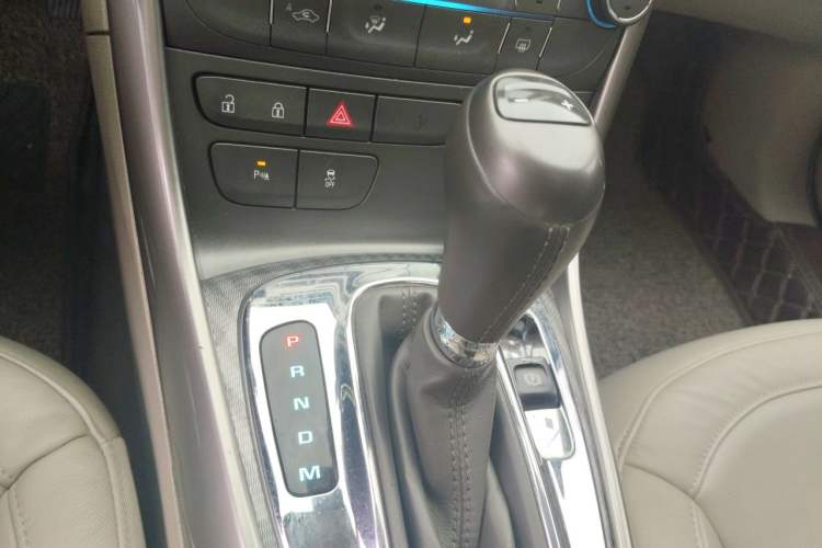 Used Chevrolet Malibu 2013 2.0L Automatic Luxury Edition Gear Lever