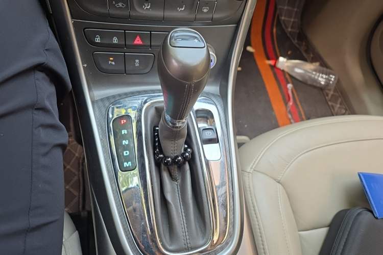Used Chevrolet Malibu 2013 2.0L Automatic Luxury Edition Gear Lever
