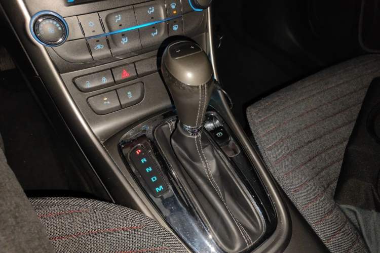 Used Chevrolet Malibu 2013 1.6T Automatic Comfort Edition Gear Lever