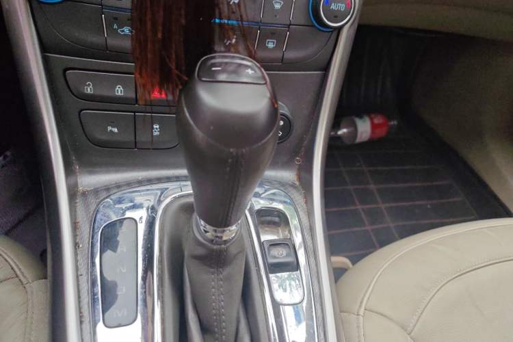 Used Chevrolet Malibu 2013 2.0L Automatic Luxury Edition Gear Lever