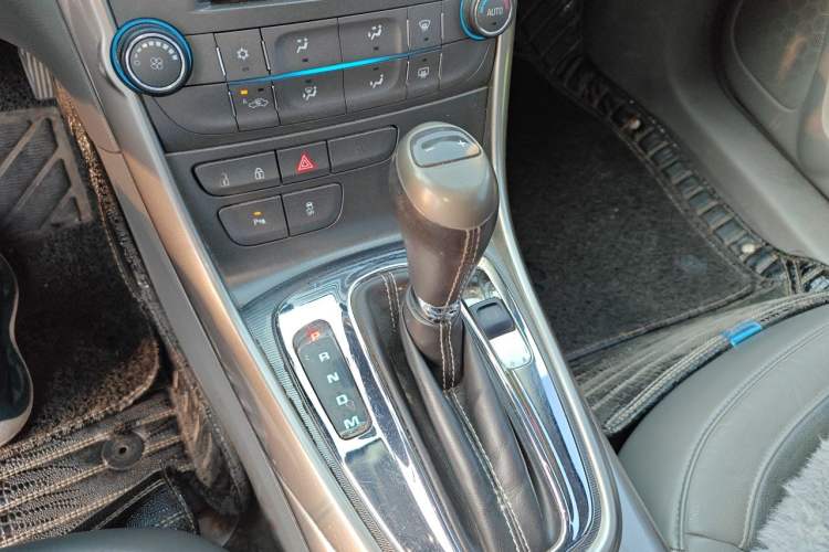 Used Chevrolet Malibu 2013 2.0L Automatic Luxury Edition Gear Lever