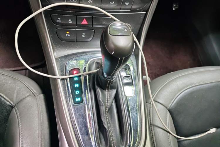 Used Chevrolet Malibu 2013 2.0L Automatic Luxury Edition Gear Lever