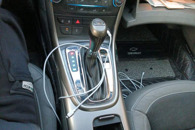 Used Chevrolet Malibu 2013 2.0L Automatic Comfort Edition Gear Lever