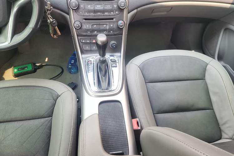 Used Chevrolet Malibu 2013 2.0L Automatic Luxury Edition Gear Lever
