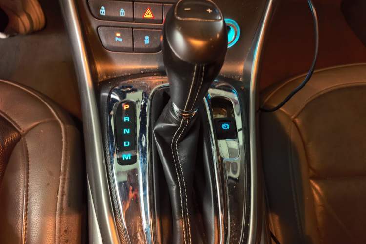 Used Chevrolet Malibu 2013 2.0L Automatic Comfort Edition Gear Lever