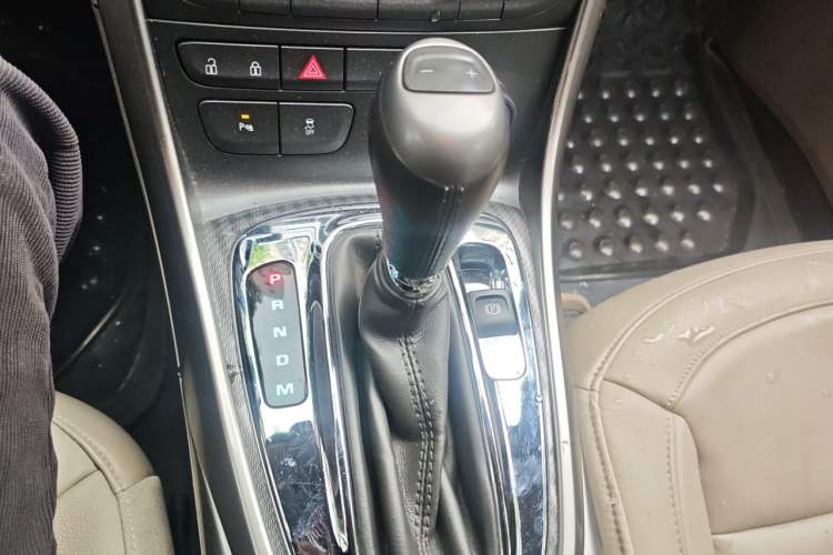 Used Chevrolet Malibu 2013 2.0L Automatic Luxury Edition Gear Lever
