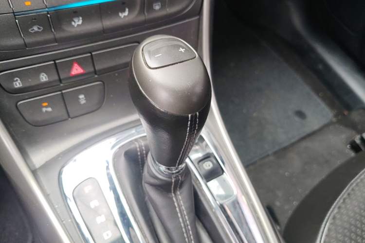 Used Chevrolet Malibu 2013 1.6T Automatic Comfort Edition Gear Lever