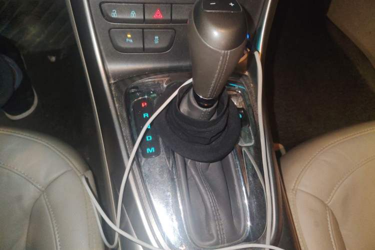 Used Chevrolet Malibu 2013 2.0L Automatic Luxury Edition Gear Lever
