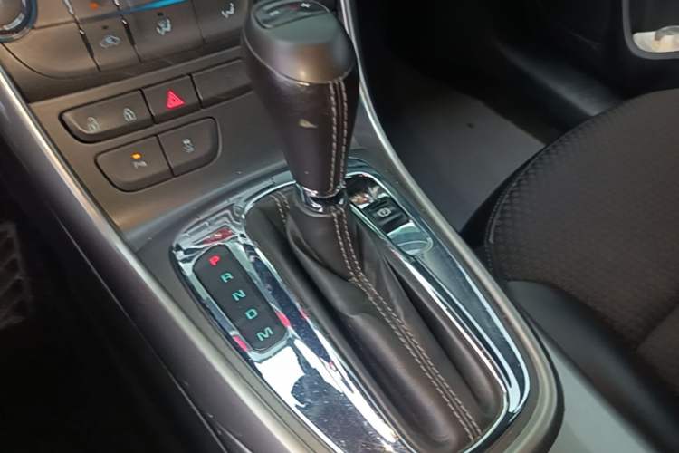 Used Chevrolet Malibu 2013 1.6T Automatic Comfort Edition Gear Lever