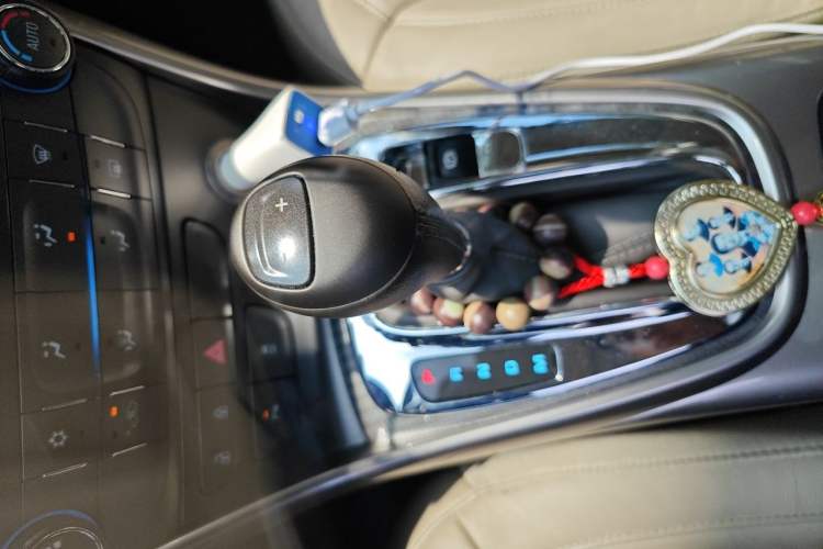 Used Chevrolet Malibu 2013 2.0L Automatic Luxury Edition Gear Lever