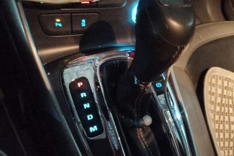 Used Chevrolet Malibu 2013 2.4L Automatic Luxury Edition Gear Lever