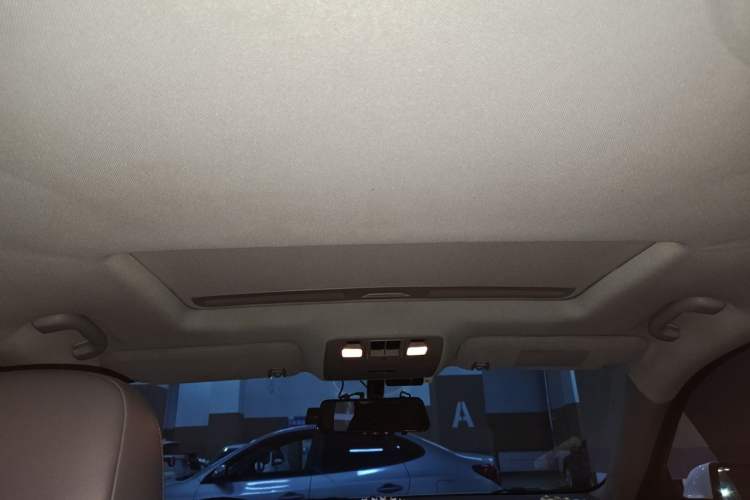 Used Chevrolet Malibu 2013 2.0L Automatic Luxury Edition Headliner
