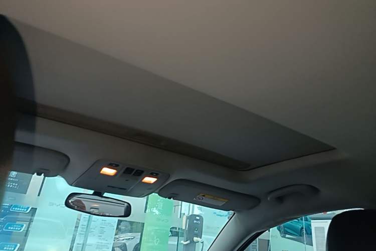 Used Chevrolet Malibu 2013 1.6T Automatic Comfort Edition Headliner