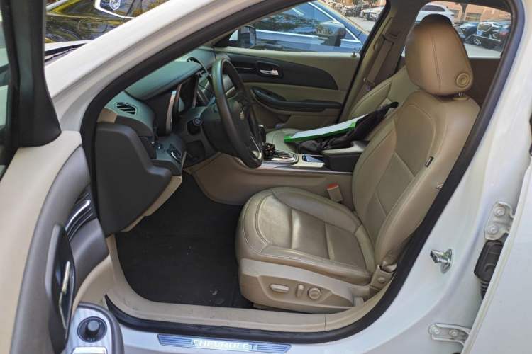 Used Chevrolet Malibu 2013 2.4L Automatic Luxury Edition Left Front Seat