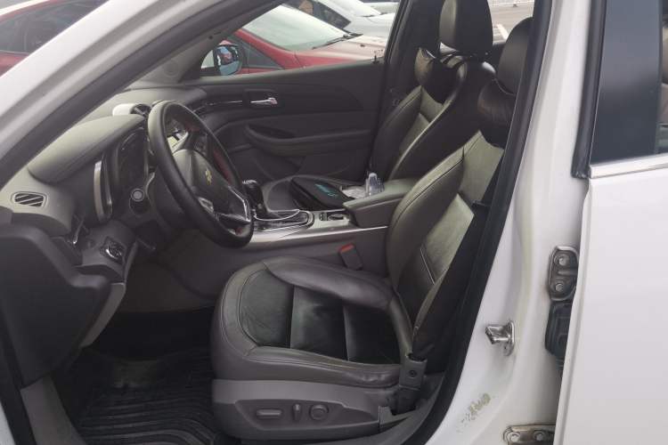Used Chevrolet Malibu 2013 2.4L Automatic Luxury Edition Left Front Seat