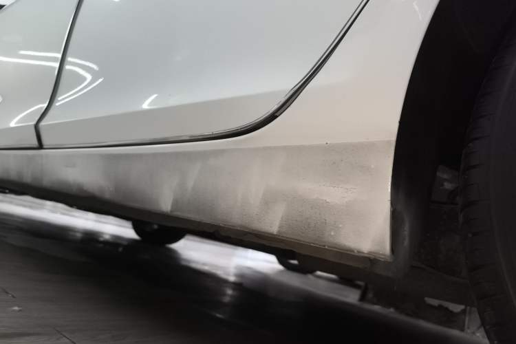 Used Chevrolet Malibu 2013 2.0L Automatic Luxury Edition Left Side Sill