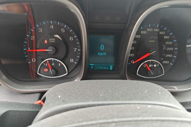 Used Chevrolet Malibu 2013 2.0L Automatic Luxury Edition Odometer Close Up
