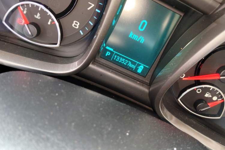 Used Chevrolet Malibu 2013 1.6T Automatic Comfort Edition Odometer Close Up