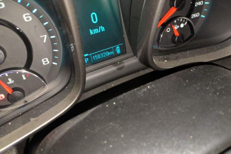 Used Chevrolet Malibu 2013 1.6T Automatic Comfort Edition Odometer Close Up