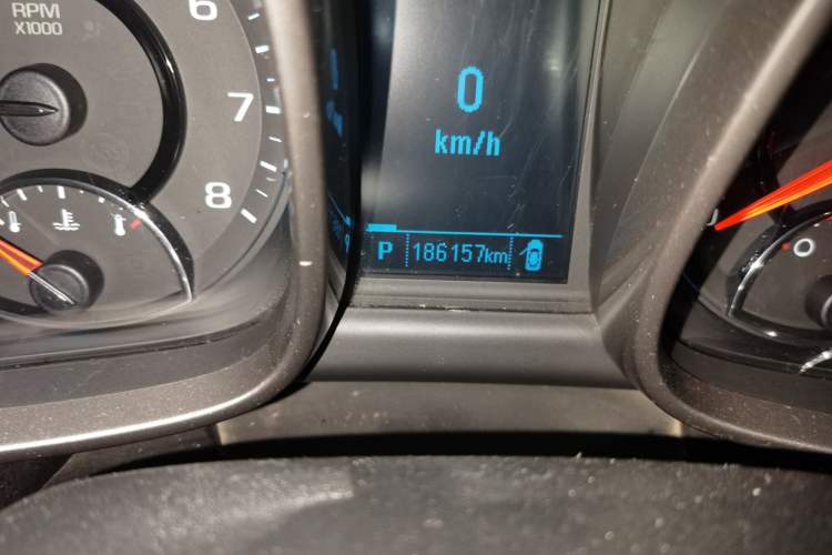 Used Chevrolet Malibu 2013 1.6T Automatic Comfort Edition Odometer Close Up