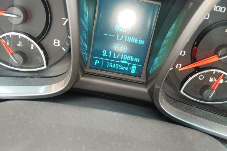 Used Chevrolet Malibu 2013 2.0L Automatic Luxury Edition Odometer Close Up