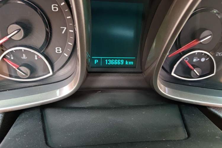 Used Chevrolet Malibu 2013 2.4L Automatic Luxury Edition Odometer Close Up