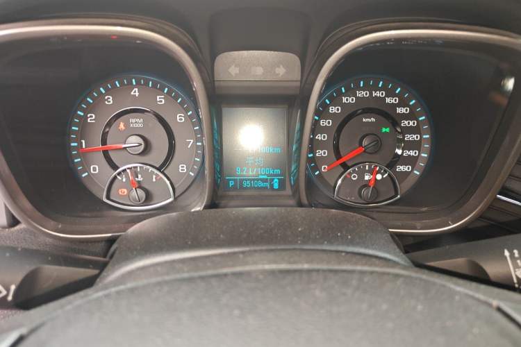 Used Chevrolet Malibu 2013 2.0L Automatic Luxury Edition Odometer Close Up