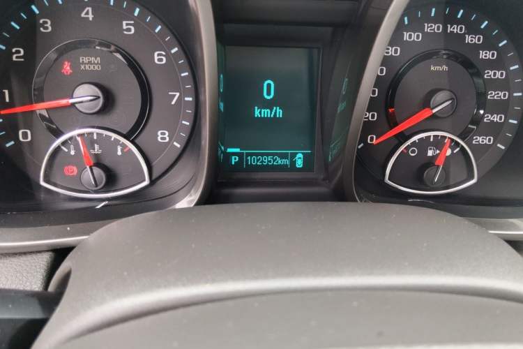 Used Chevrolet Malibu 2013 2.0L Automatic Luxury Edition Odometer Close Up