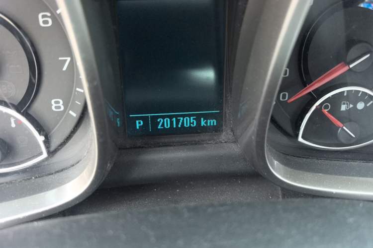 Used Chevrolet Malibu 2013 2.0L Automatic Luxury Edition Odometer Close Up